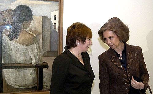 Lyudmila Putin visited Queen Sophia\'s National Museum and Art Centre. Queen Sophia is on the right in the photograph.