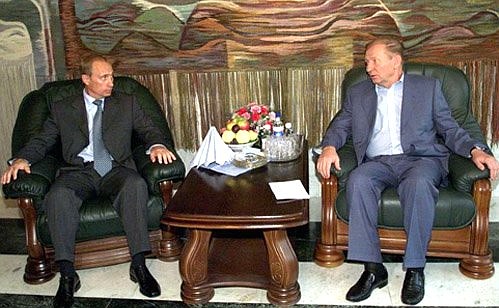 President Vladimir Putin with Ukrainian President Leonid Kuchma.