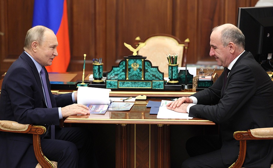 С главой Карачаево-Черкесской Республики Рашидом Темрезовым.