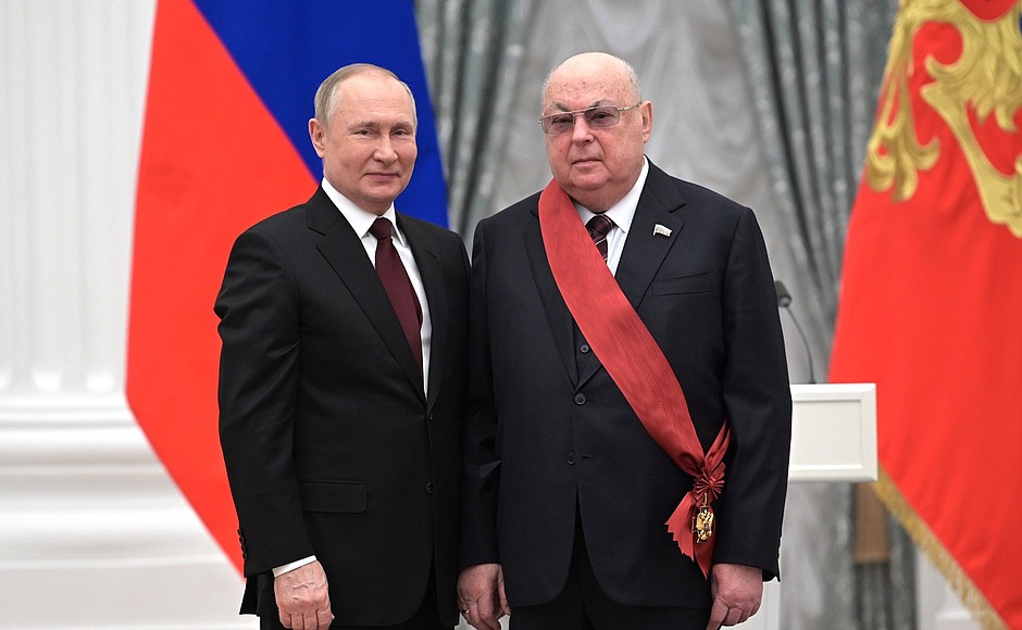 Presentation of state decorations in the Kremlin. State Duma Deputy Vladimir Resin, Member of the State Duma Committee on Transport and Construction, receives the Order for Services to the Fatherland First Degree.