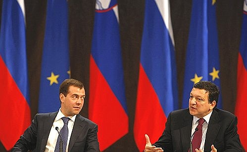 Совместная пресс-конференция по итогам встречи на высшем уровне Россия – Евросоюз. С Председателем Комиссии Европейских сообществ Жозе Мануэлом Баррозу.