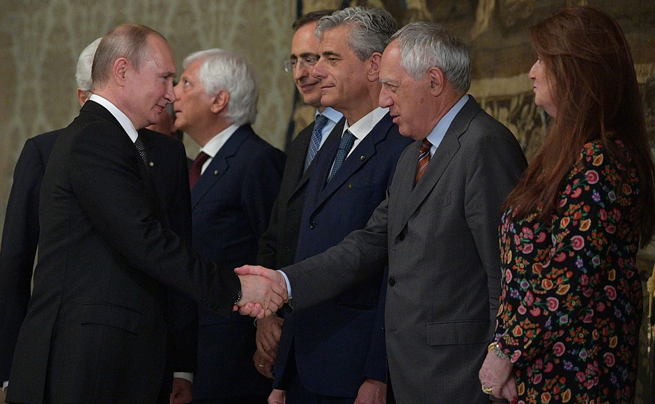 Presenting the Russian and Italian official delegations prior to the meeting with President of Italy Sergio Mattarella.