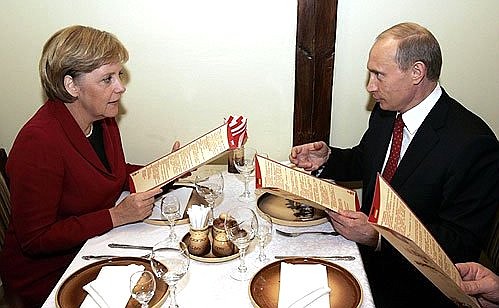 Неформальный ужин с Федеральным канцлером Германии Ангелой Меркель.