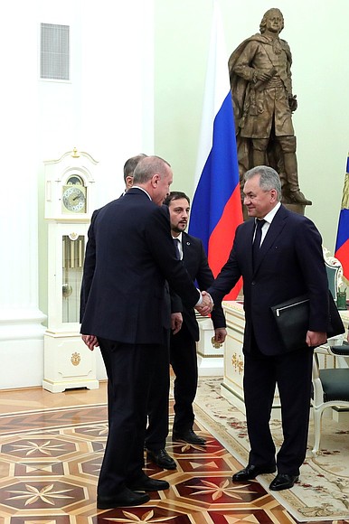 Before Russian-Turkish talks. President of Turkey Recep Tayyip Erdogan greets members of the Russian delegation. With Defence Minister Sergei Shoigu.