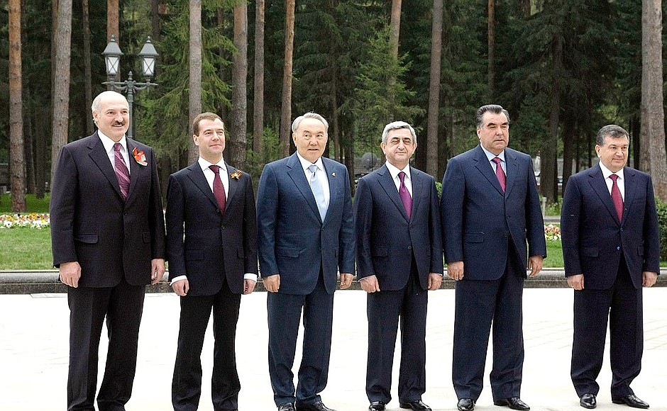 President of Belarus Alexander Lukashenko, Dmitry Medvedev, President of Kazakhstan Nursultan Nazarbayev, President of Armenia Serzh Sargsyan, President of Tajikistan Emomali Rahmon, Prime Minister of Uzbekistan Shavkat Mirziyoyev.