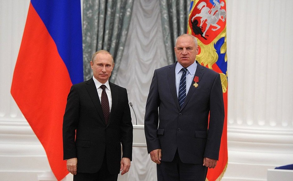 Presenting Russian Federation state decorations. The Order for Services to the Fatherland, IV degree, is awarded to Director of the Zashchita National Centre for Disaster Medicine Sergei Goncharov.