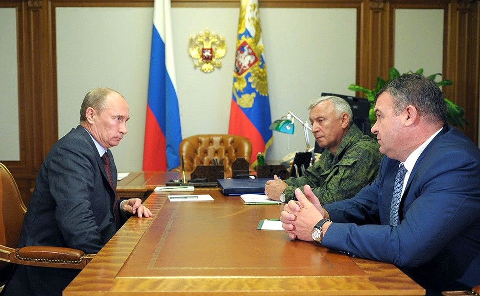 With Chief of the General Staff of the Russian Federation’s Armed Forces Nikolai Makarov and Defence Minister Anatoly Serdyukov (right).