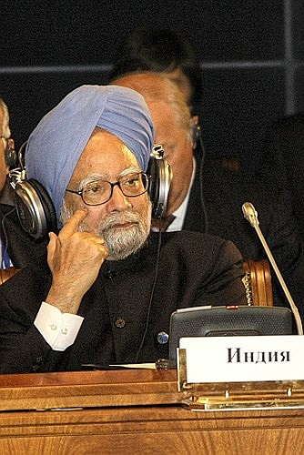 Премьер-министр Индии Манмохан Сингх во время заседания Совета глав государств-членов Шанхайской организации сотрудничества в расширенном составе.