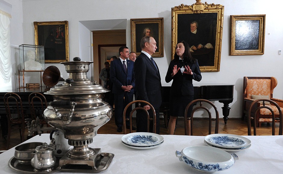 Во время посещения музея-усадьбы Л.Н.Толстого «Ясная Поляна».