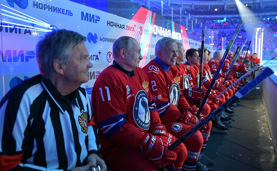 Before the Night Hockey League gala match. With President of the International Ice Hockey Federation René Fasel (left) and First Deputy Chairman of the State Duma Committee for Physical Education, Sport, Tourism and Youth Affairs Vyacheslav Fetisov (right).