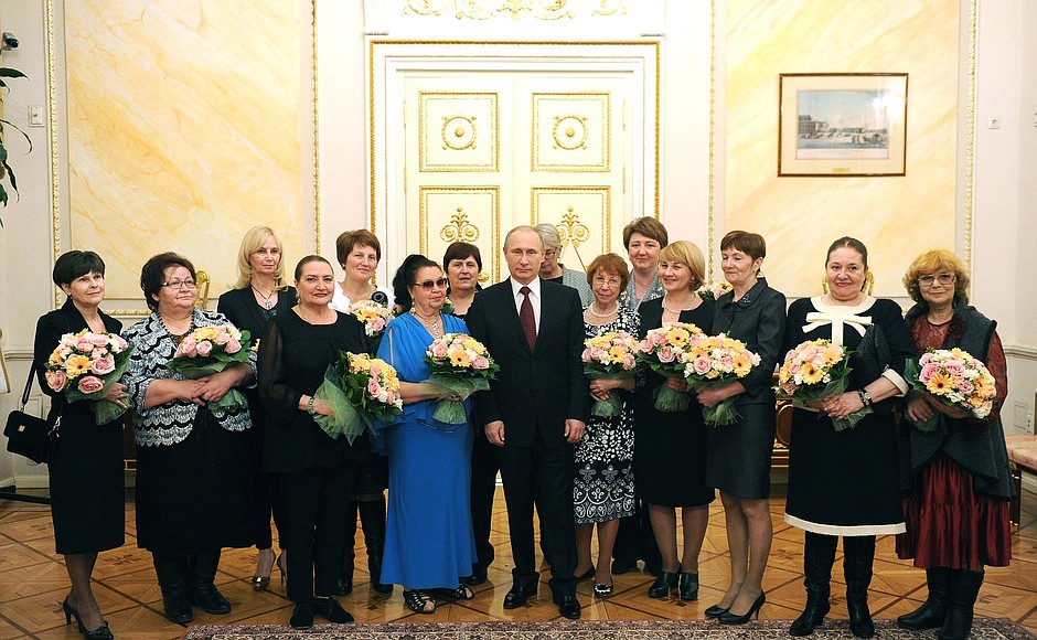 Vladimir Putin met at the Kremlin with women whose children have achieved outstanding results in the arts, science, sport, or been awarded the title Hero of Russia.