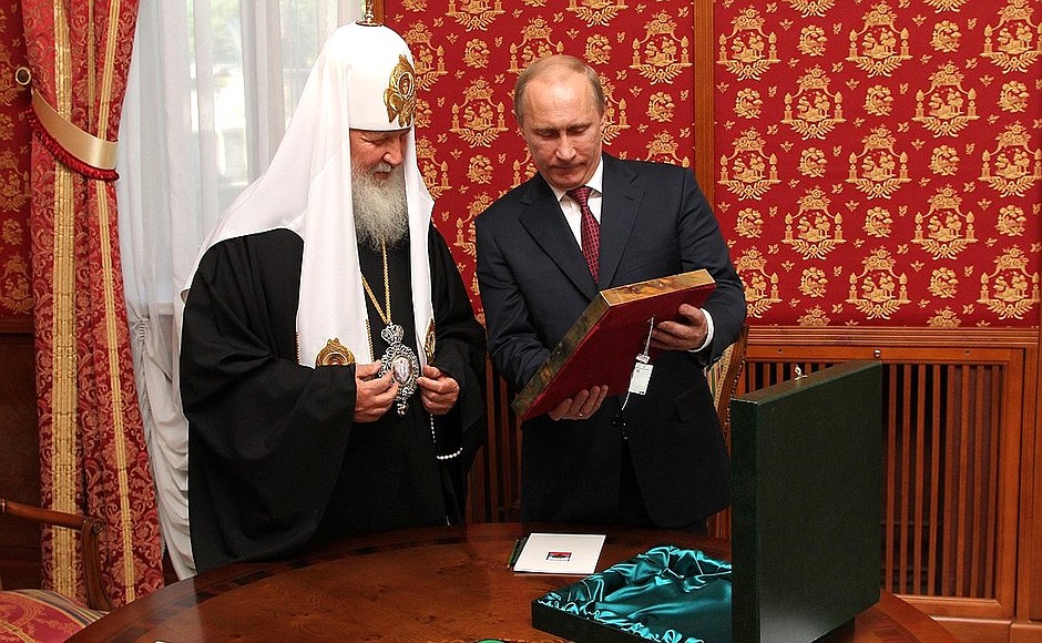 The President presented the icon of the Ascension as a gift to the head of the Russian Orthodox Church.