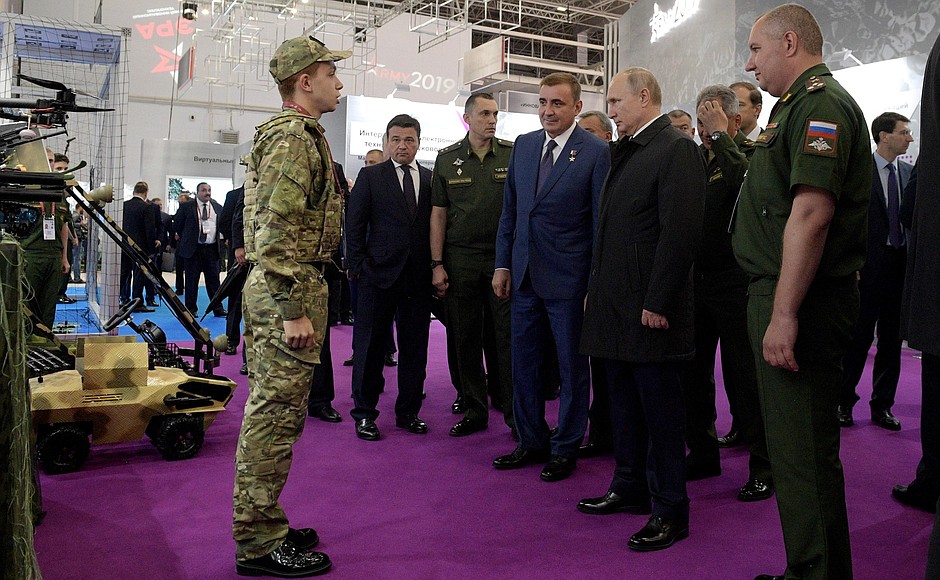 В ходе посещения международного военно-технического форума «Армия-2019» .