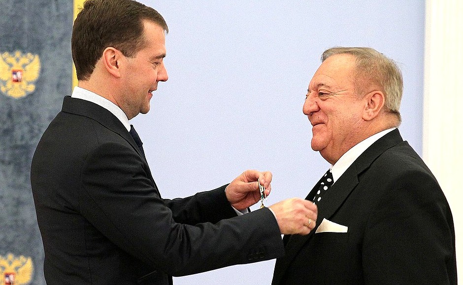Dmitry Medvedev presented the Order of Friendship to President of the International Weightlifting Federation (IWF) Tamas Ajan.