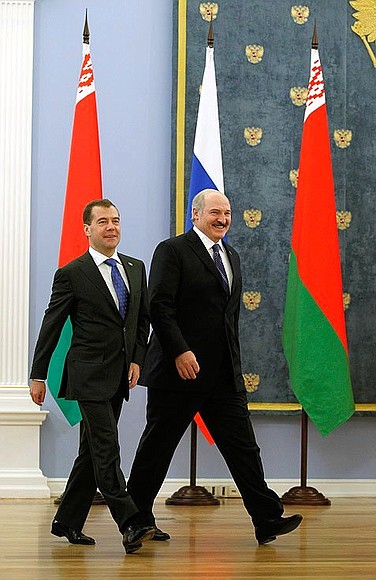 Перед началом заседания Высшего Государственного Совета Союзного государства. С Президентом Белоруссии Александром Лукашенко.