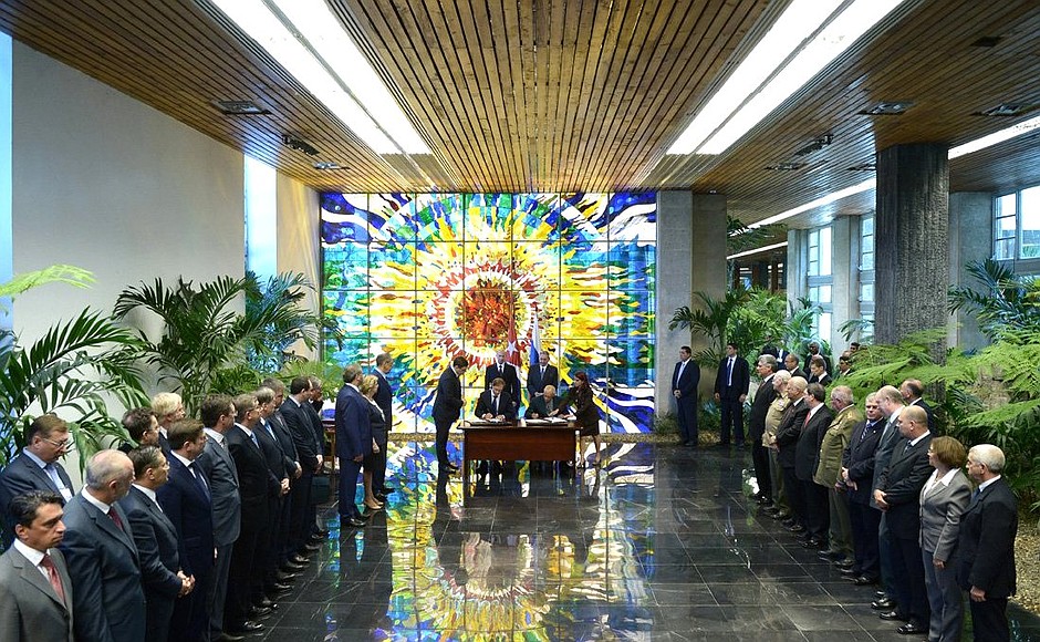 The signing ceremony of Russian-Cuban documents.