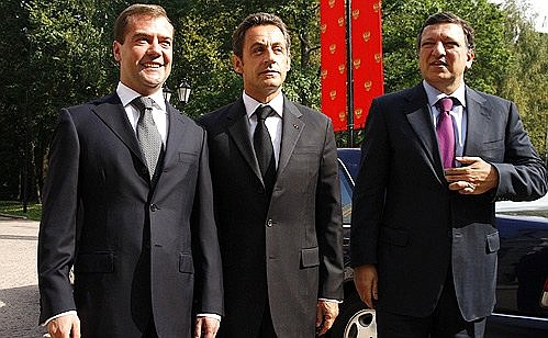 С Президентом Франции Николя Саркози и Председателем Европейской комиссии Жозе Мануэлом Баррозу.
