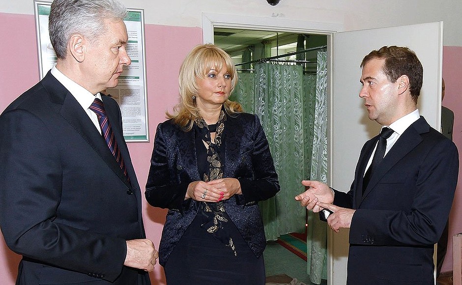 Visiting Children’s Municipal Medical Centre No. 89. With Healthcare and Social Development Minister Tatyana Golikova, and Mayor of Moscow Sergei Sobyanin.