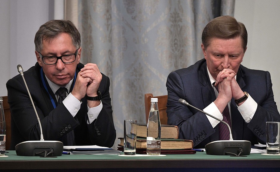 At a meeting of the Russian Geographical Society Board of Trustees. Special Presidential Representative for Environmental Protection, Ecology and Transport Sergei Ivanov (right) and Chairman of the Board of Director of Alfa Bank Pyotr Aven.
