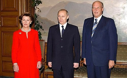 President Putin with King Harald V of Norway and Queen Sonja.