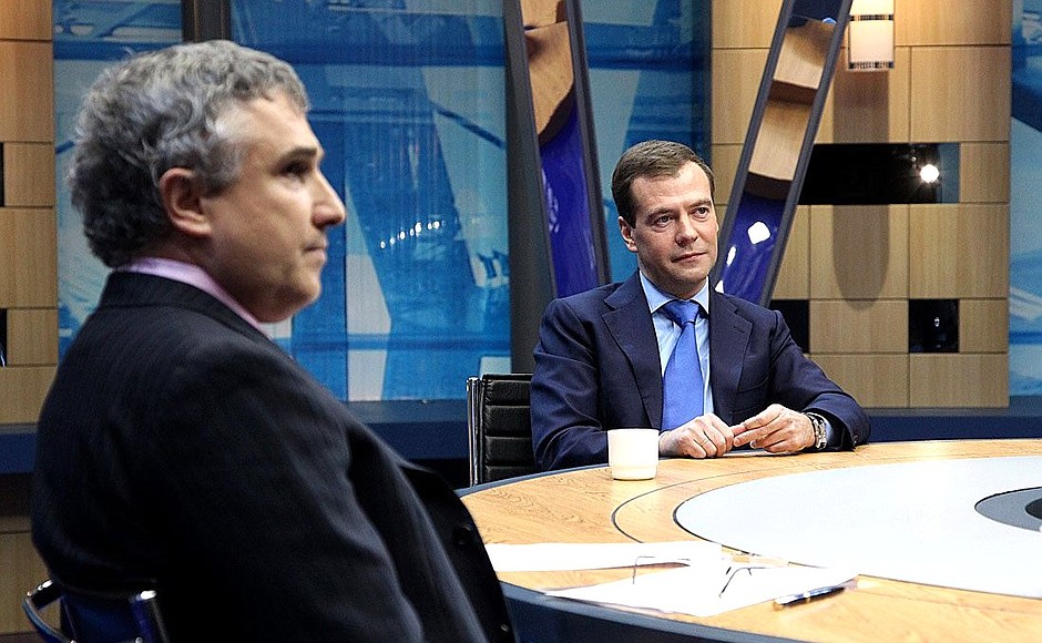Dmitry Medvedev spoke live with the heads of three federal TV channels. Left – General Director of NTV Vladimir Kulistikov.