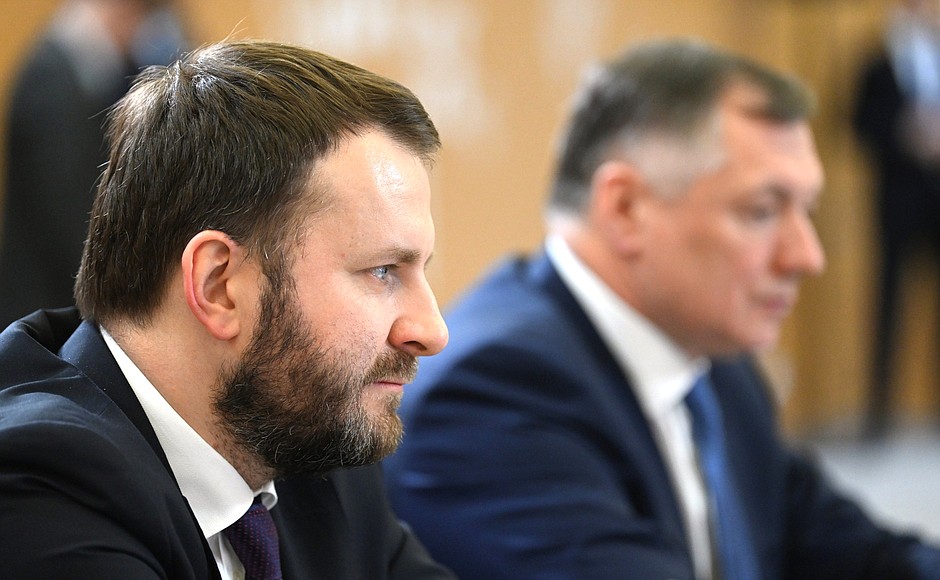 Presidential Aide Maxim Oreshkin at the meeting on the progress of the federal project to create a network of up-to-date campuses (via videoconference).