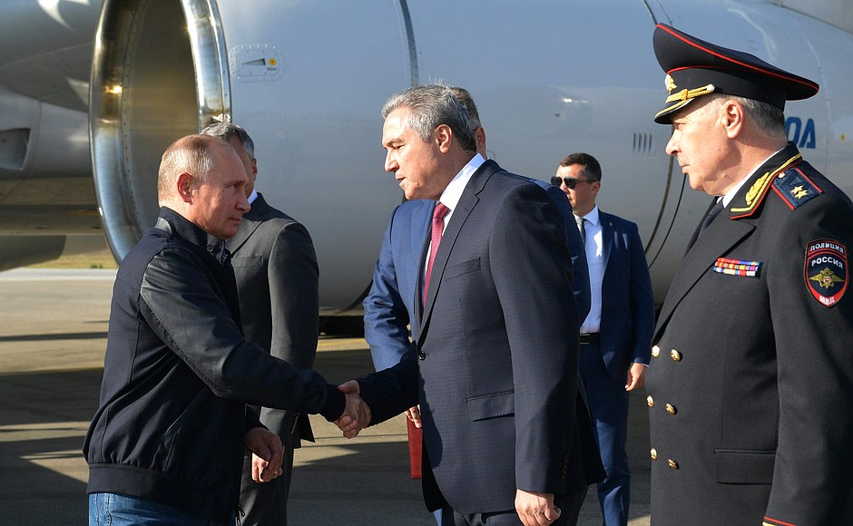 Arrival in Mineralnye Vody. With Presidential Plenipotentiary Envoy to the North Caucasus Federal District Alexander Matovnikov.