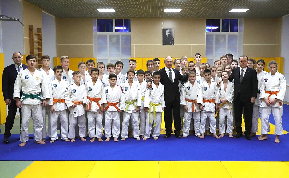 With athletes from Turbostroitel Judo Club.