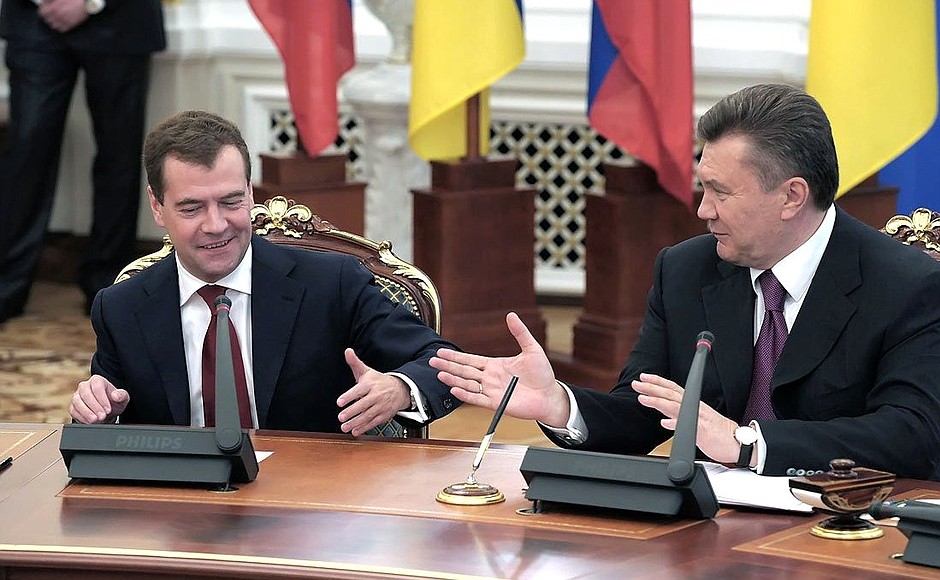 На совместной пресс-конференции по итогам российско-украинских переговоров на высшем уровне. С Президентом Украины Виктором Януковичем.