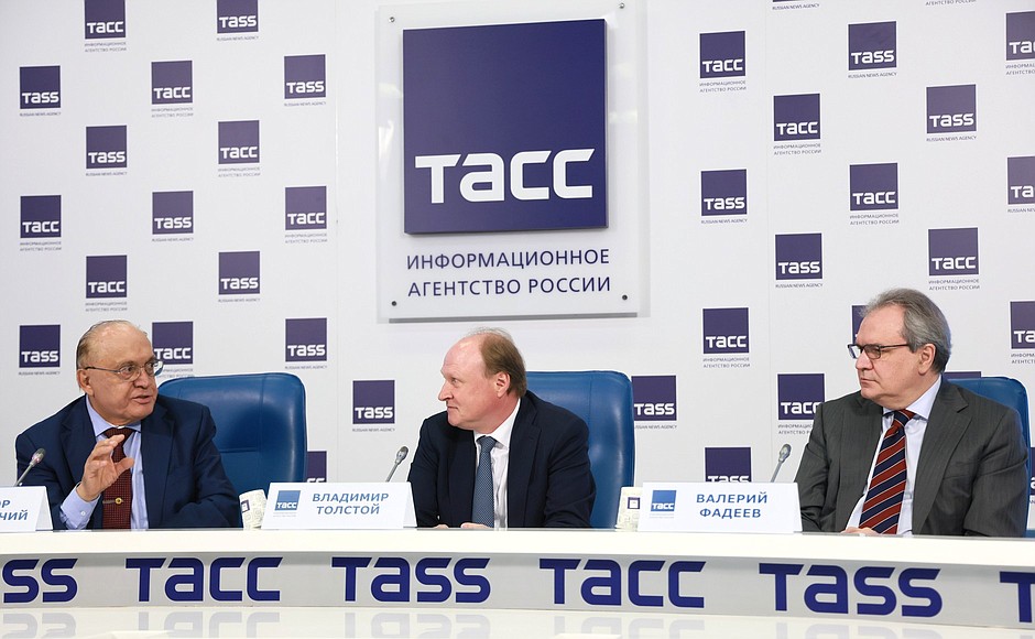 The announcement of the winners of the 2021 Russian Federation National Awards for outstanding achievements in science and technology, literature and the arts, human rights and charity work. Presidential Advisers Vladimir Tolstoy (center) and Valery Fadeyev (right) and Rector of Lomonosov Moscow State University Viktor Sadovnichy.