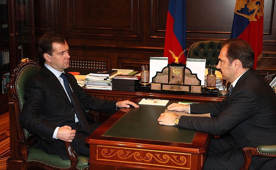 С Председателем Пенсионного фонда России Антоном Дроздовым.