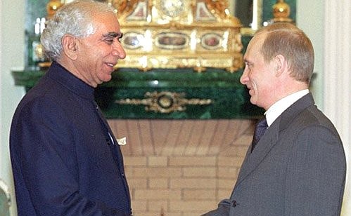 Vladimir Putin with Jaswant Singh, India\'s Minister for External Affairs and Defence.