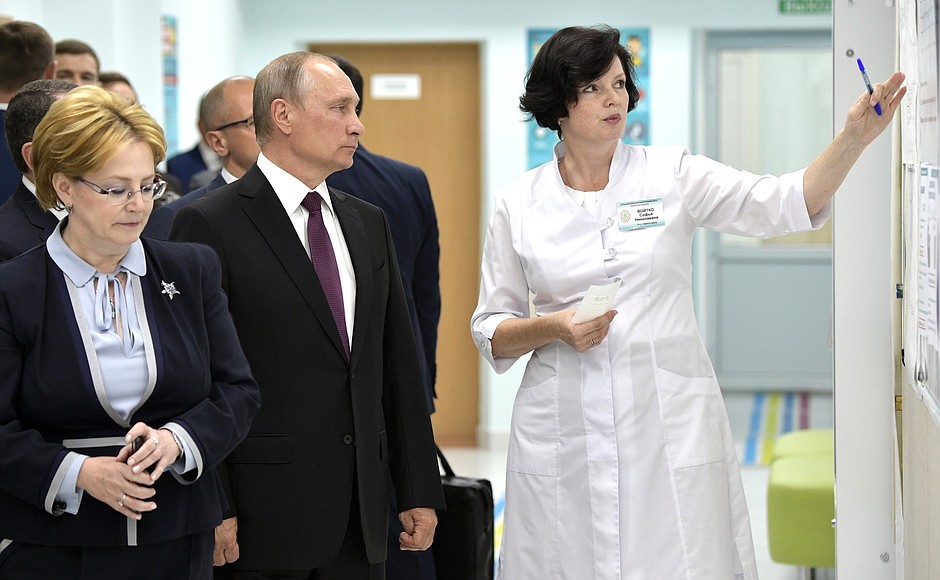 During a visit to Polyclinic No. 1 of the Kirov Clinical Diagnostic Centre. With Healthcare Minister Veronika Skvortsova (left) and Head Doctor of the Polyclinic Sofya Voitko.