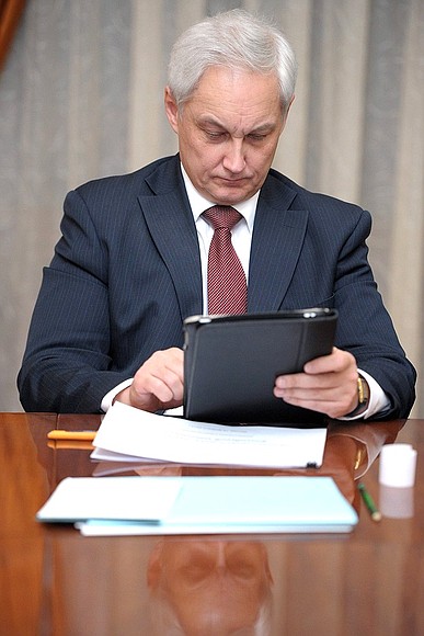 Ahead of meeting with economists of the Russian Academy of Sciences. Presidential Aide Andrei Belousov.
