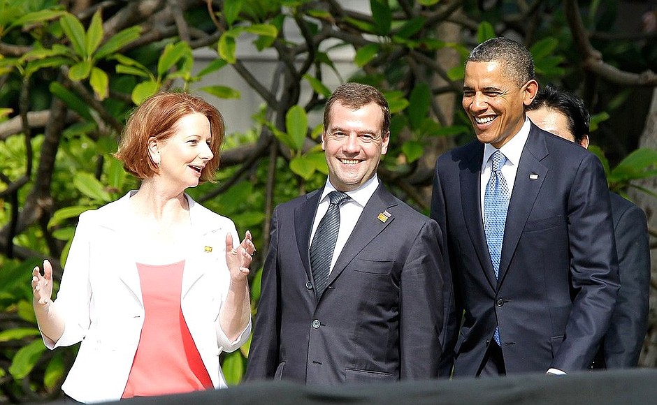С Премьер-министром Австралии Джулией Гиллард и Президентом США Бараком Обамой.