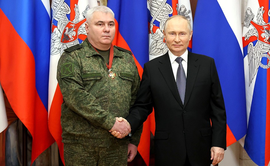 The Order for Services to the Fatherland, 3rd degree (with swords), was presented to Hero of the Russian Federation, Lieutenant General Gennady Anashkin.