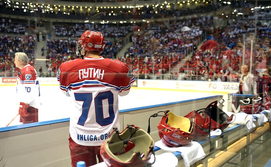 Before the gala match of the Night Hockey League dedicated to the 70th anniversary of Victory in the Great Patriotic War.
