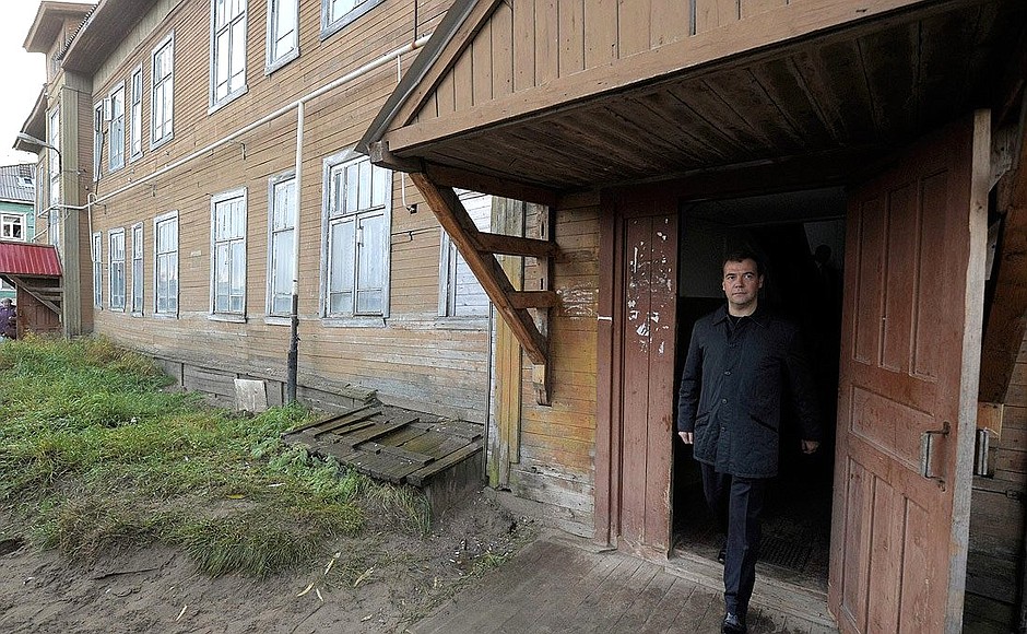 Dmitry Medvedev, on a working trip to Naryan-Mar, visited a residential building classified as dilapidated.