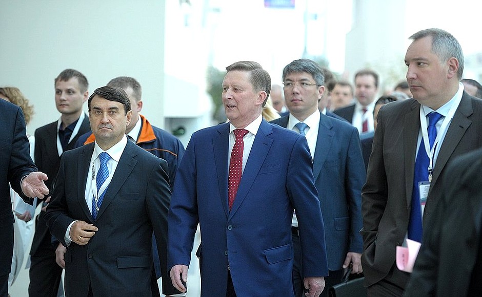 Before the start of the 8th International Navigation Forum. From left to right: Presidential Aide Igor Levitin, Chief of Staff of the Presidential Executive Office Sergei Ivanov, and Deputy Prime Minister Dmitry Rogozin.