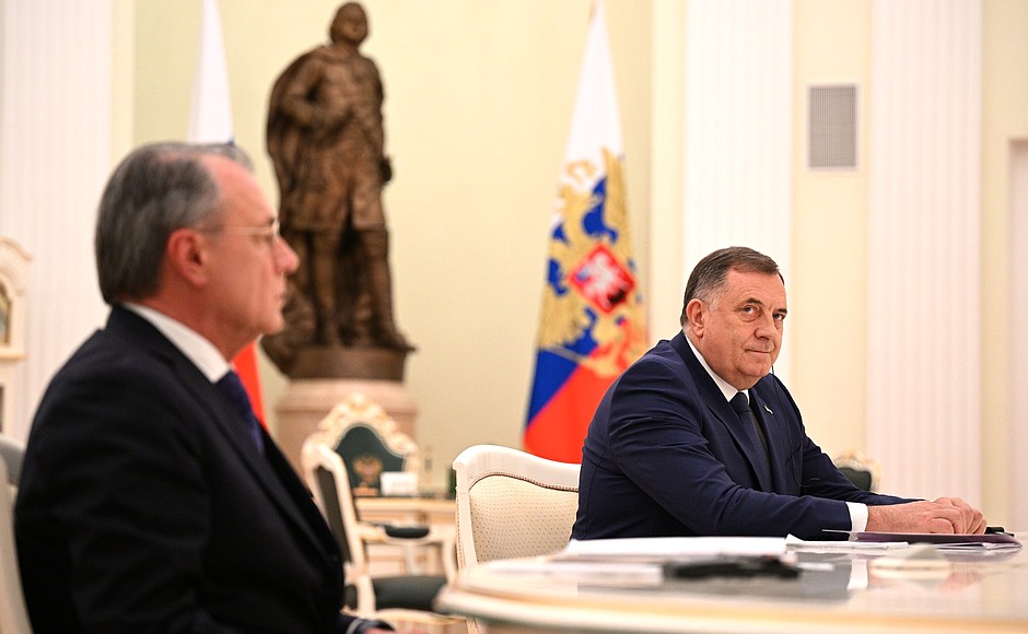 President of Republika Srpska Milorad Dodik and Head of Republika Srpska’s representative office in Russia Dusko Perovic (left).