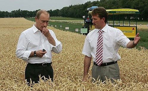 At the 2007 Russian Field Day Agricultural Exhibition. With Agricultural Minister Aleksei Gordeev.