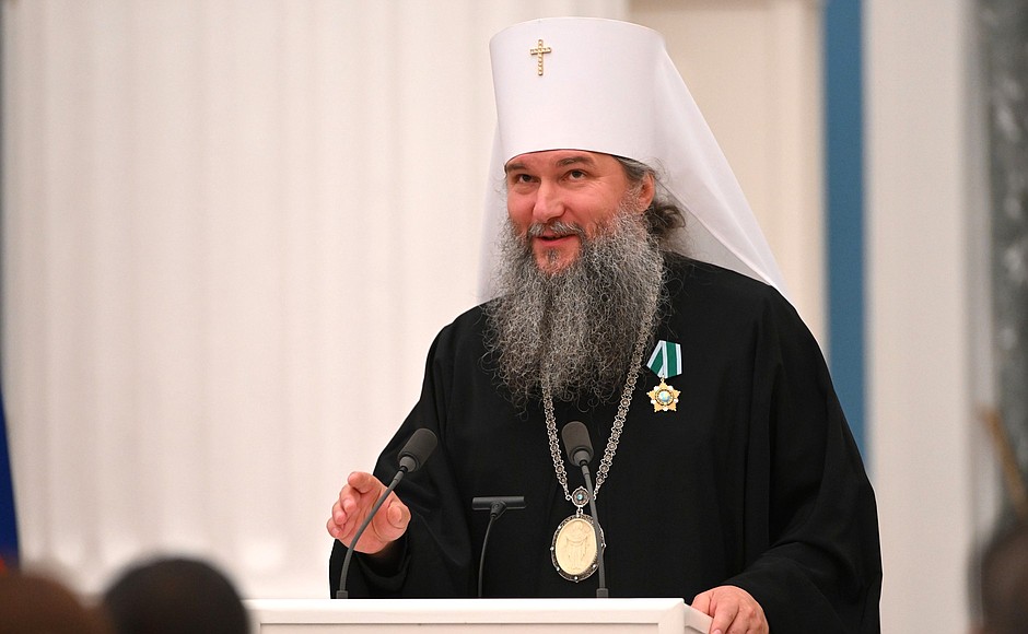 Ceremony for presenting state decorations. Diocesan bishop of Yekaterinburg Diocese of the Russian Orthodox Church Metropolitan Yevgeny awarded the Order of Friendship.