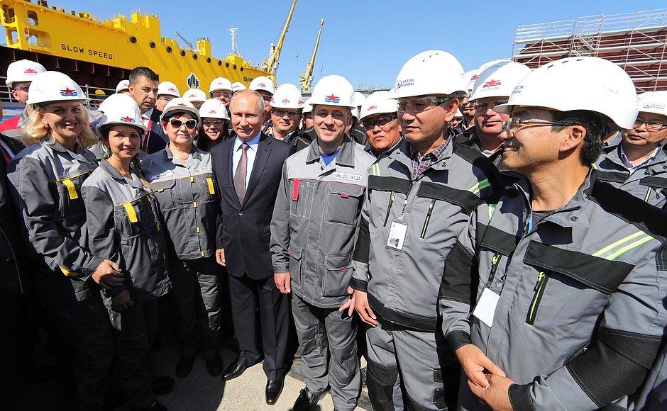 With workers of the Zvezda shipbuilding complex.