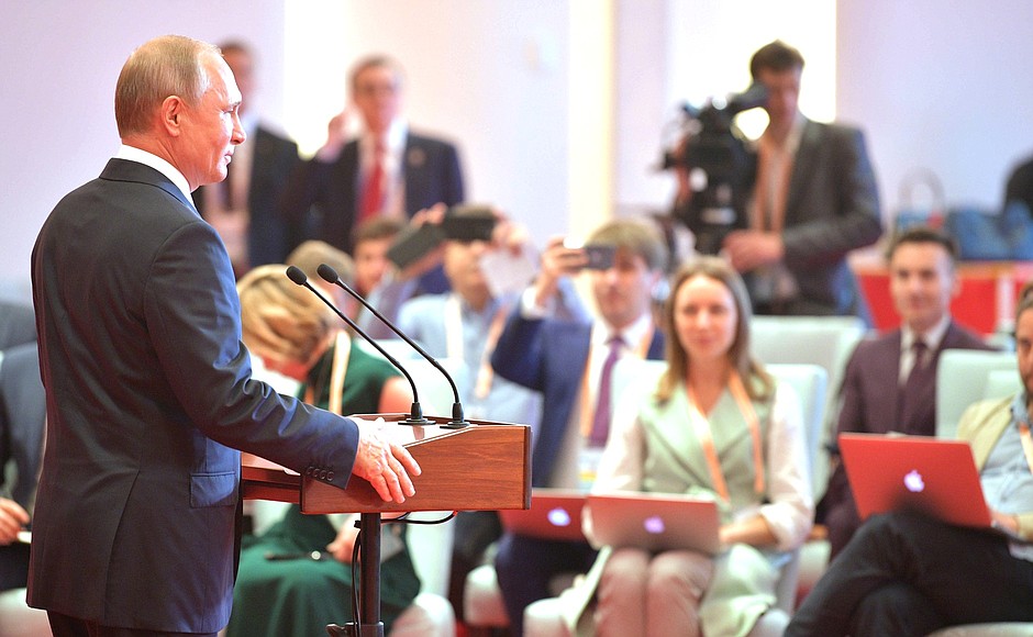 Vladimir Putin answers questions from Russian journalists after the SCO summit.