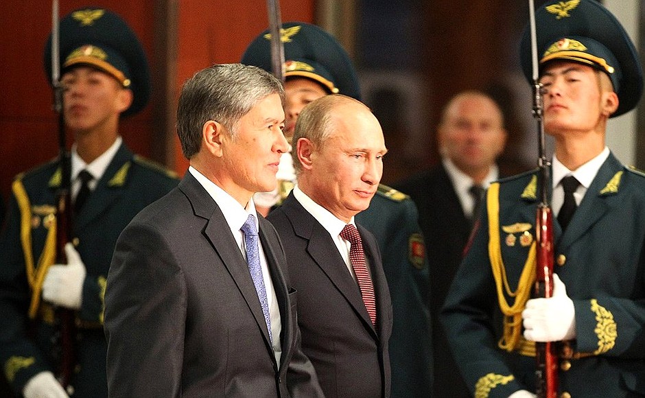 Official welcoming ceremony. With President of Kyrgyzstan Almazbek Atambayev.