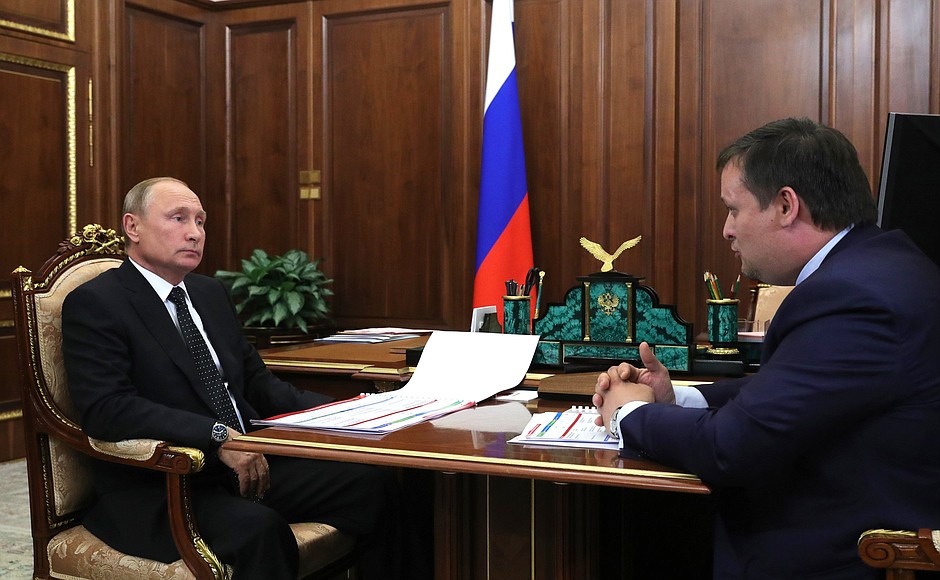With Governor of Novgorod Region Andrei Nikitin.
