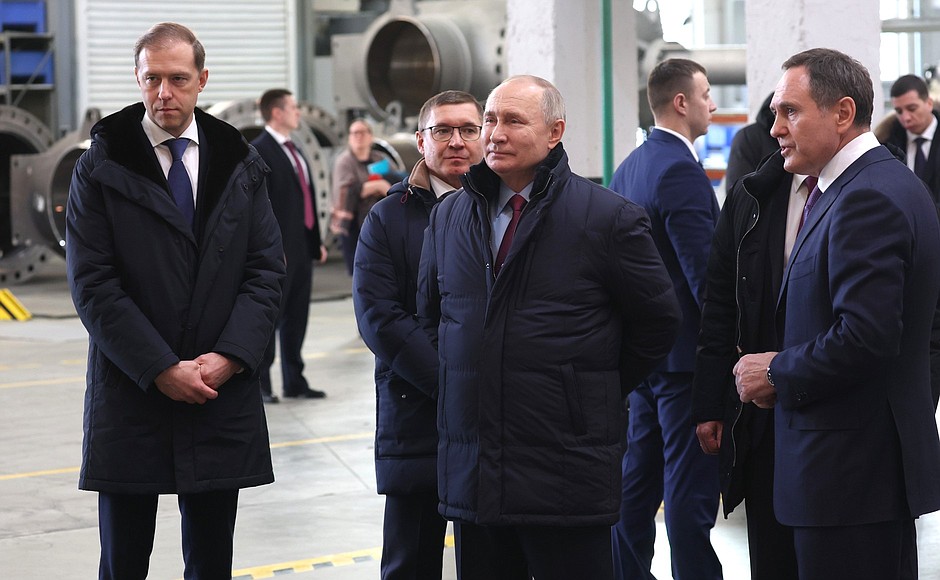 With Deputy Prime Minister, Minister of Industry and Trade Denis Manturov and Presidential Plenipotentiary Representative in the Ural Federal District Vladimir Yakushev, touring the production plant of the Konar Industrial Group. Company Director General Valery Bondarenko (right) explains the manufacturing processes.