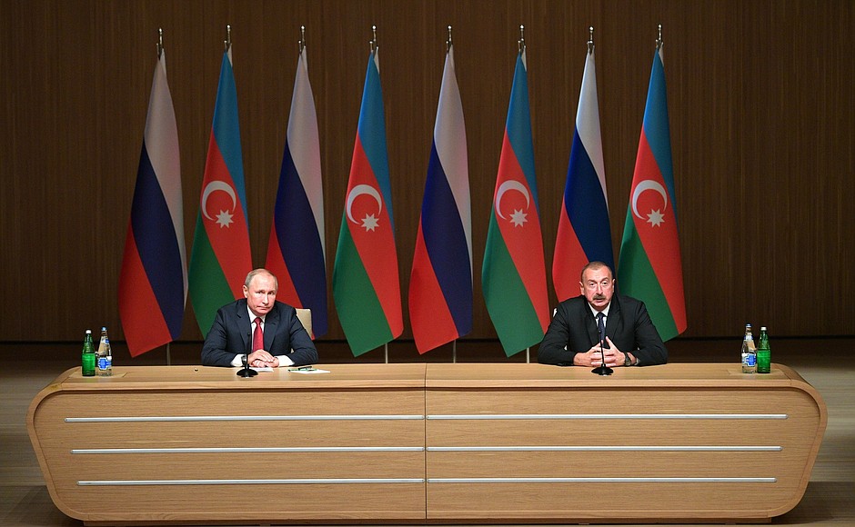 С Президентом Азербайджана Ильхамом Алиевым на Девятом российско-азербайджанском межрегиональном форуме.