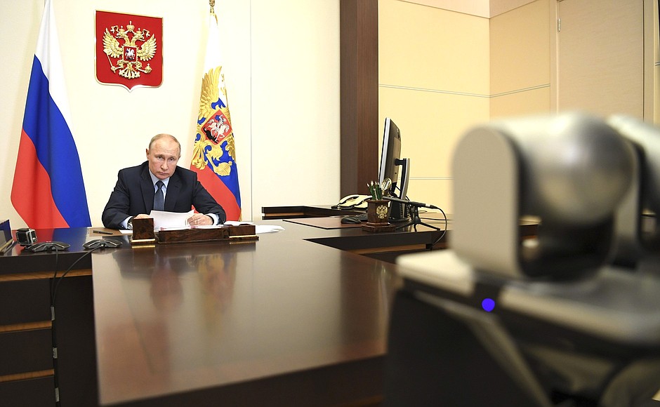 During a working meeting with Kostroma Region Governor Sergei Sitnikov (via videoconference).