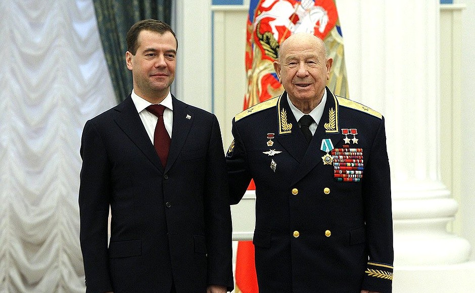 Member of the first squad of cosmonauts Alexei Leonov was awarded the Order of Friendship.